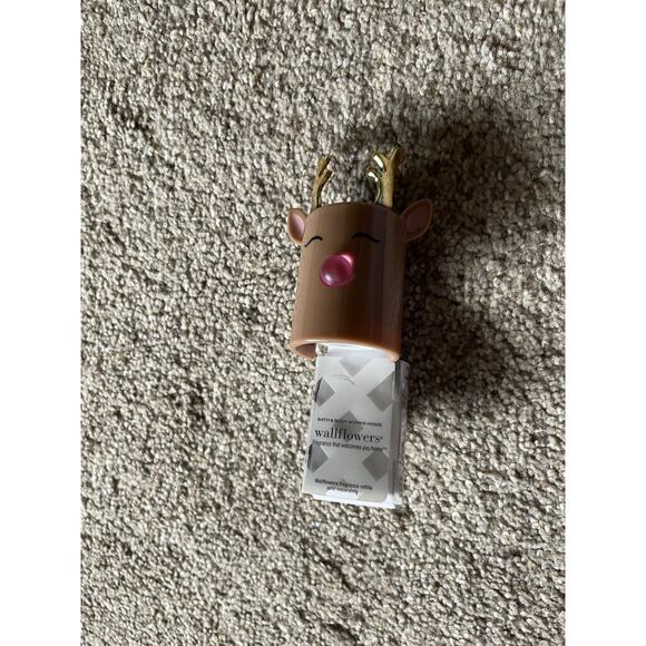 Reindeer Wall Plug in Bath and Body Works Home Scent - Picture 2 of 7